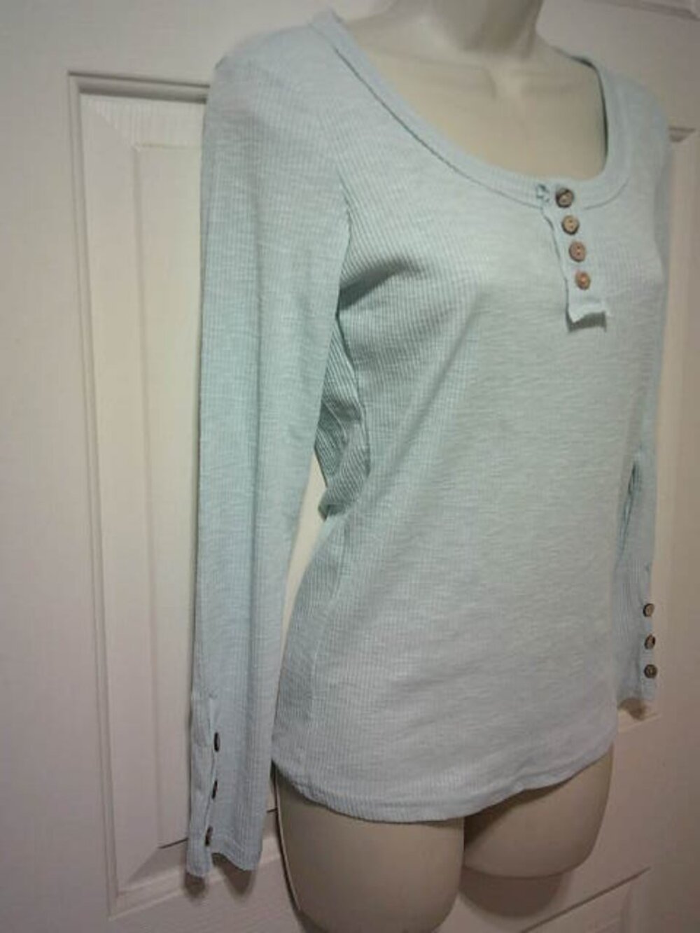 CUTE KISSFIX BABY BLUE LS T-SHIRT TOP BUTTON DESIGN HENLEY SIZE S STRETCH NWOT